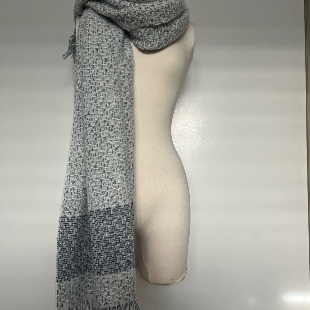 NEW CHANEL Archival CC logo Cashmere Scarf/Stole - Picture 2 of 6